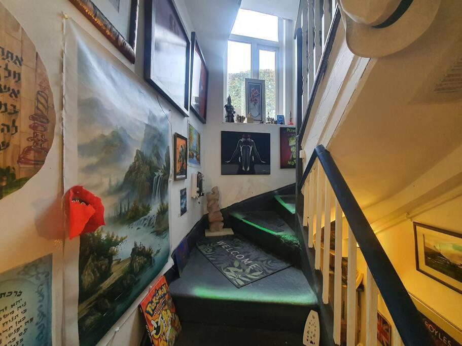 Cyber-Art Studio In Camden London Exterior photo